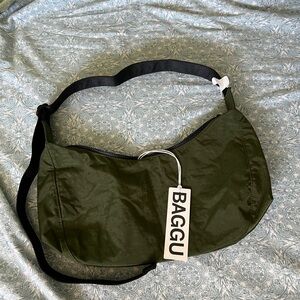 Baggu Medium Crescent in Bay Laurel